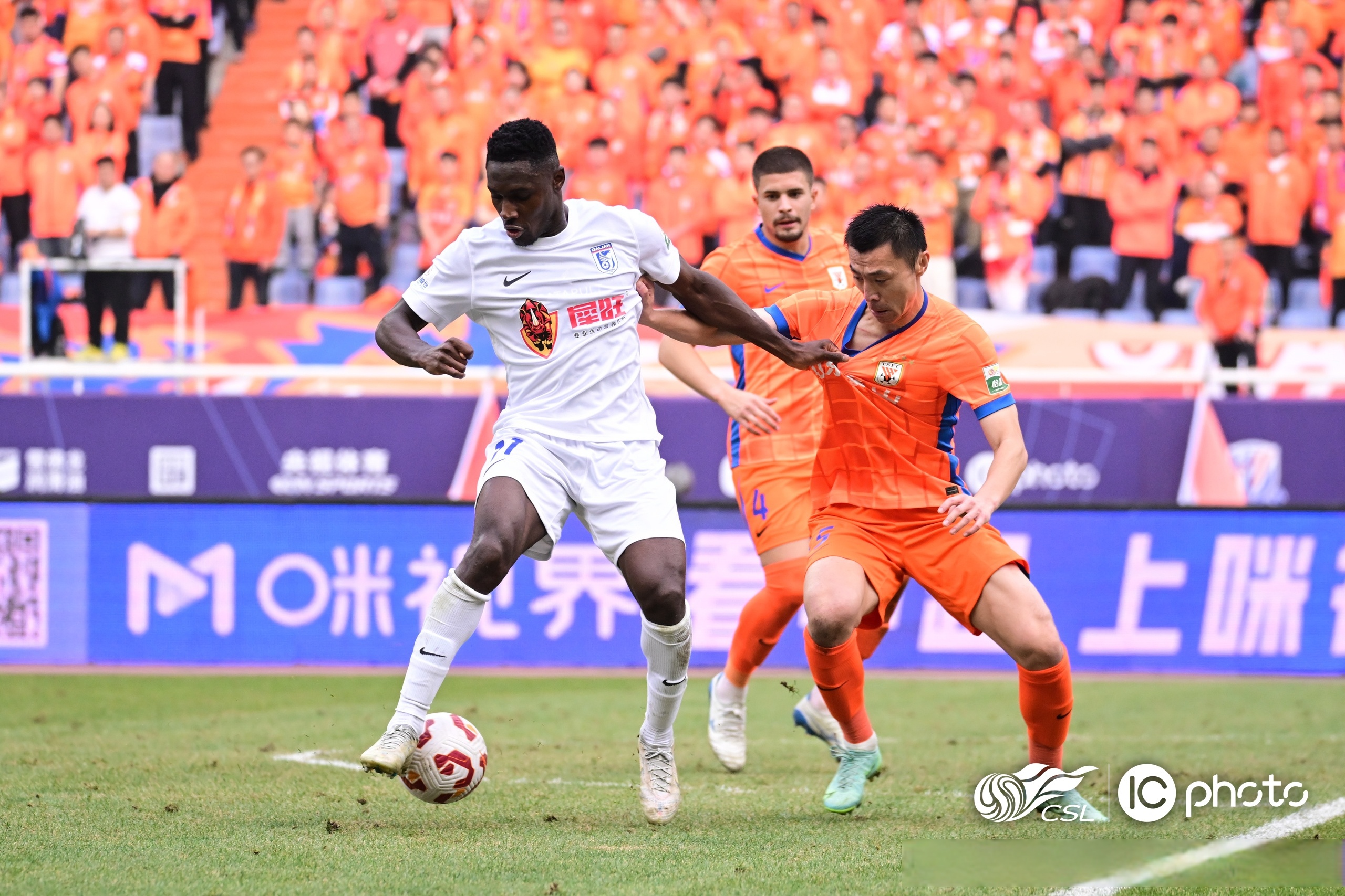 关于赛地聚焦：欧超杯转会期热度飙升；浙江稠州豪取连胜；话题不断；阵容厚度经受考验的信息